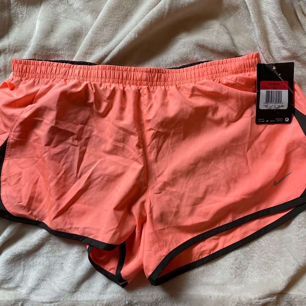 Nike shorts! size L NWT